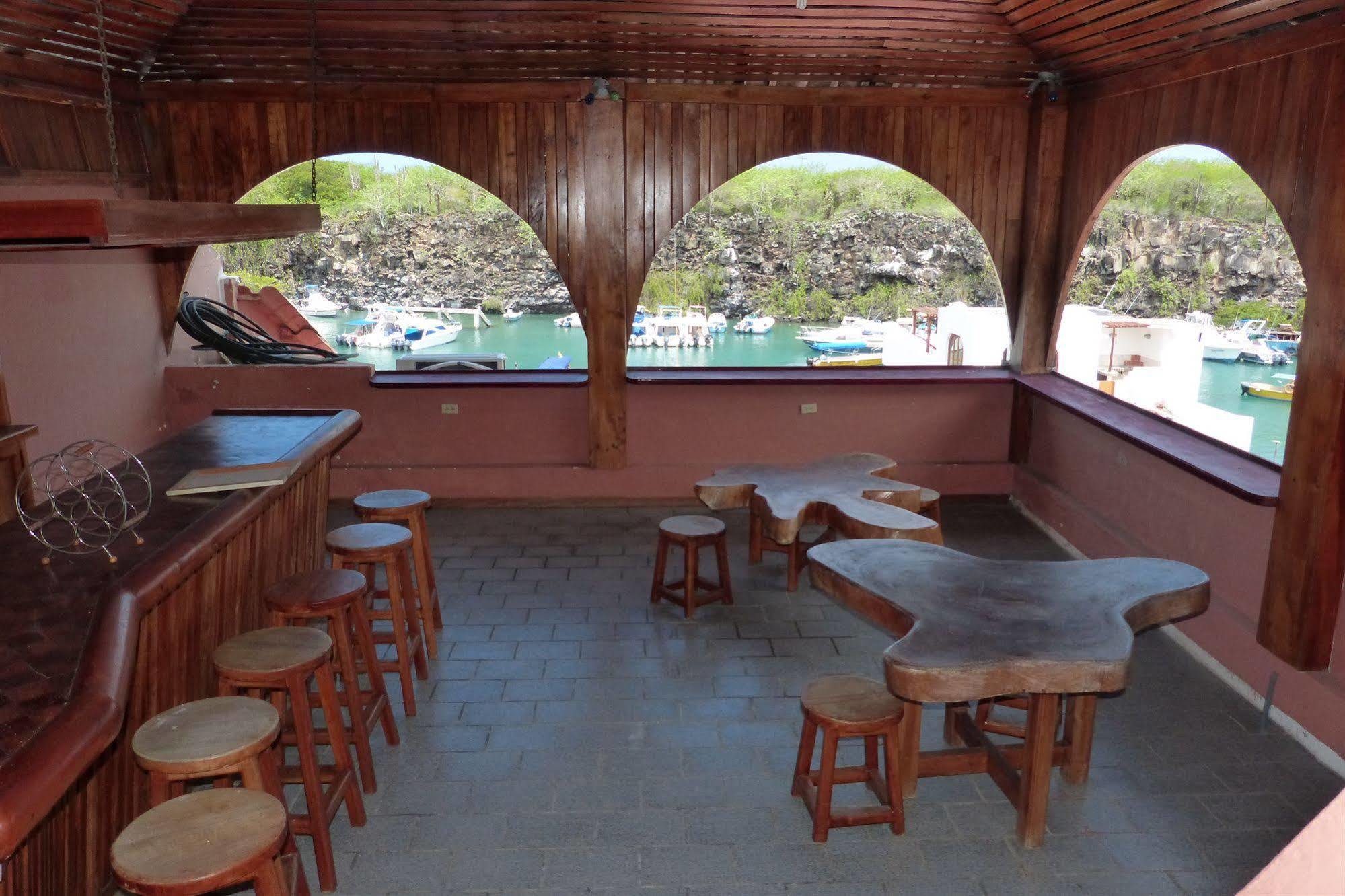 Hostal Castro Galapagos ปูแอร์โตอาโยรา ภายนอก รูปภาพ